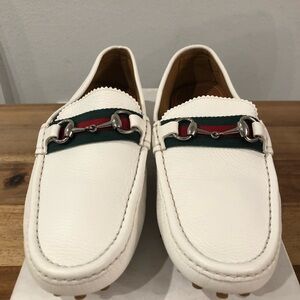 Gucci White Leather Loafers with Green and Red Accents